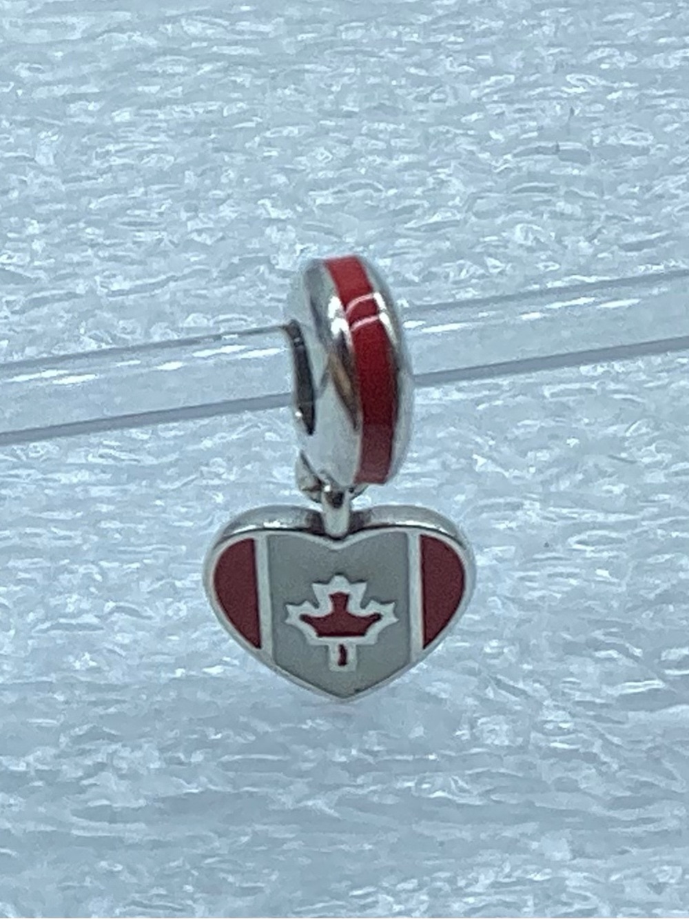 Pandora, “ Canada Flag Love Heart Travel Charm Silver S925 Ale A54-9